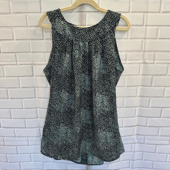 Banana Republic Top Blouse Size 0 Sleeveless Shirt Button Front Green & White - Picture 1 of 9